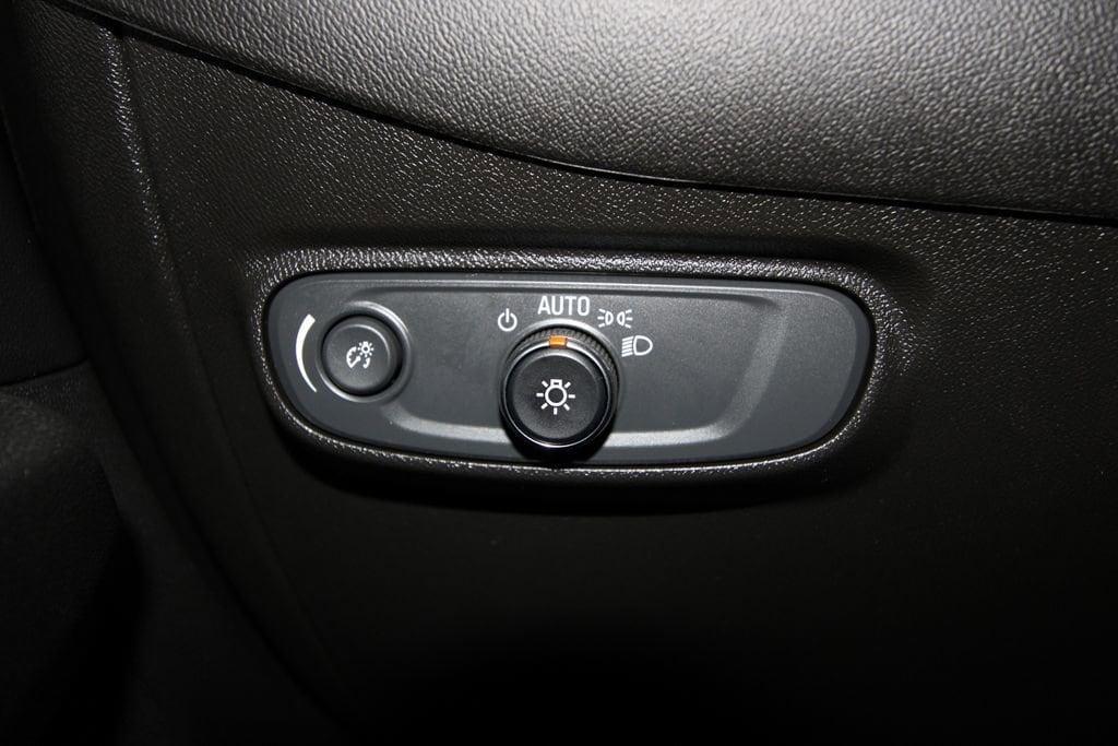 used 2022 Chevrolet Equinox car, priced at $31,899