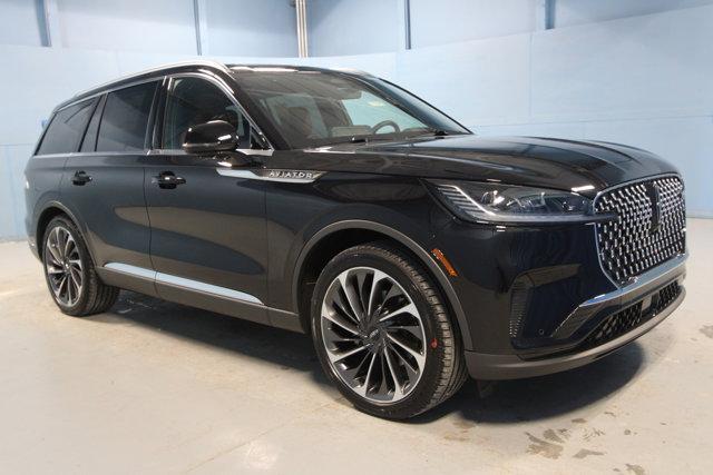 new 2025 Lincoln Aviator car, priced at $77,374