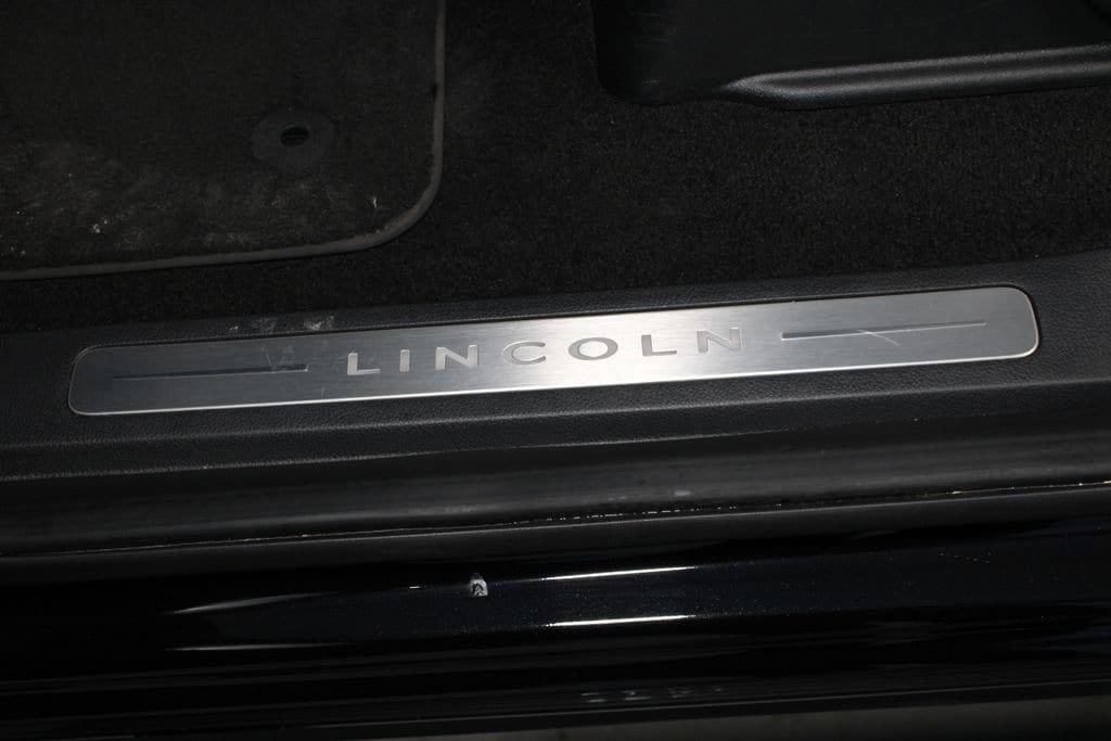 used 2024 Lincoln Navigator car, priced at $93,991