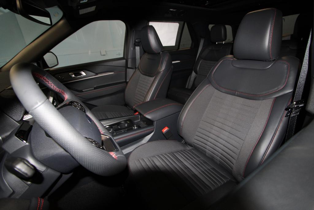 new 2025 Ford Explorer car, priced at $51,844