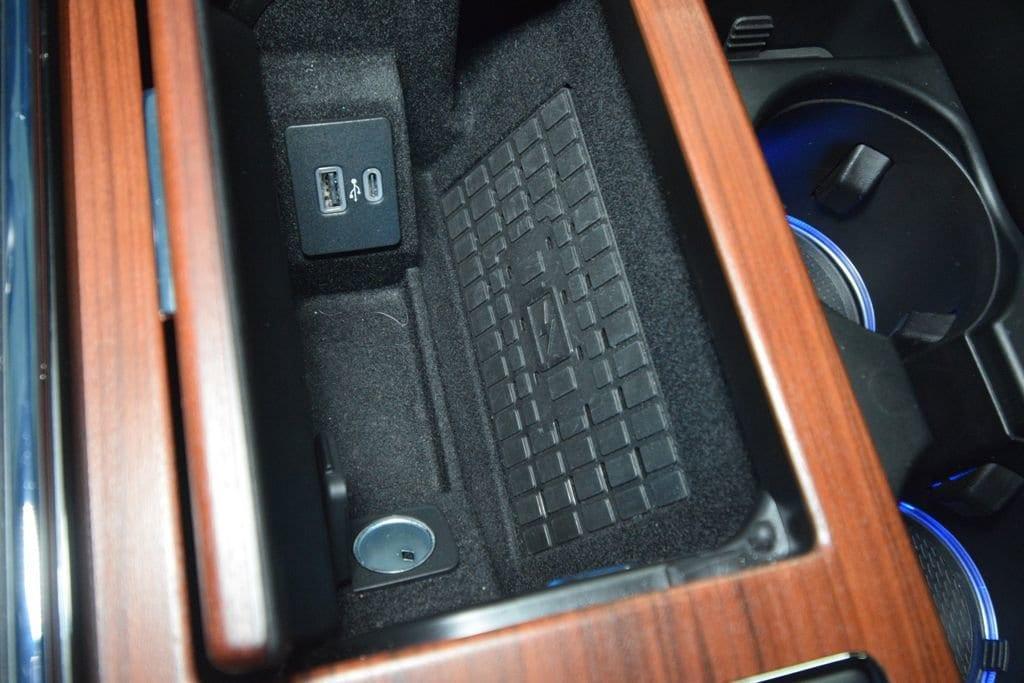 used 2024 Lincoln Navigator L car, priced at $89,995