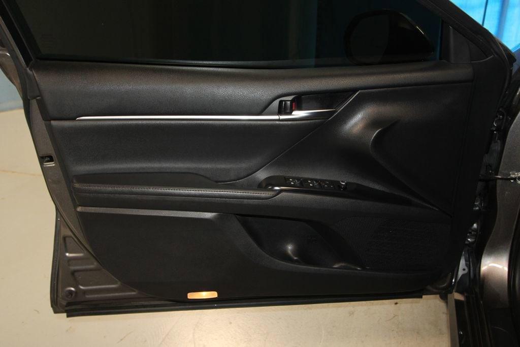 used 2020 Toyota Camry Hybrid car, priced at $24,991