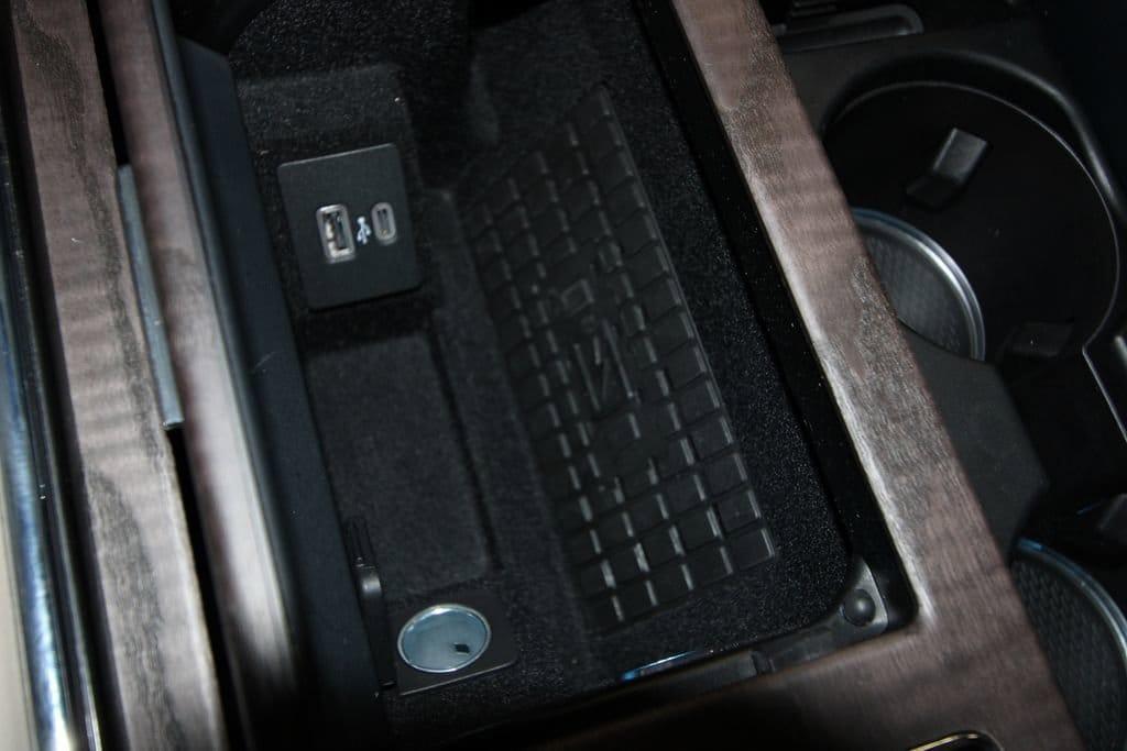 used 2024 Lincoln Navigator car, priced at $69,995