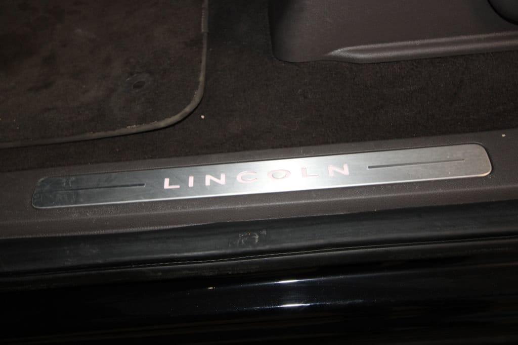 used 2024 Lincoln Navigator car, priced at $79,991