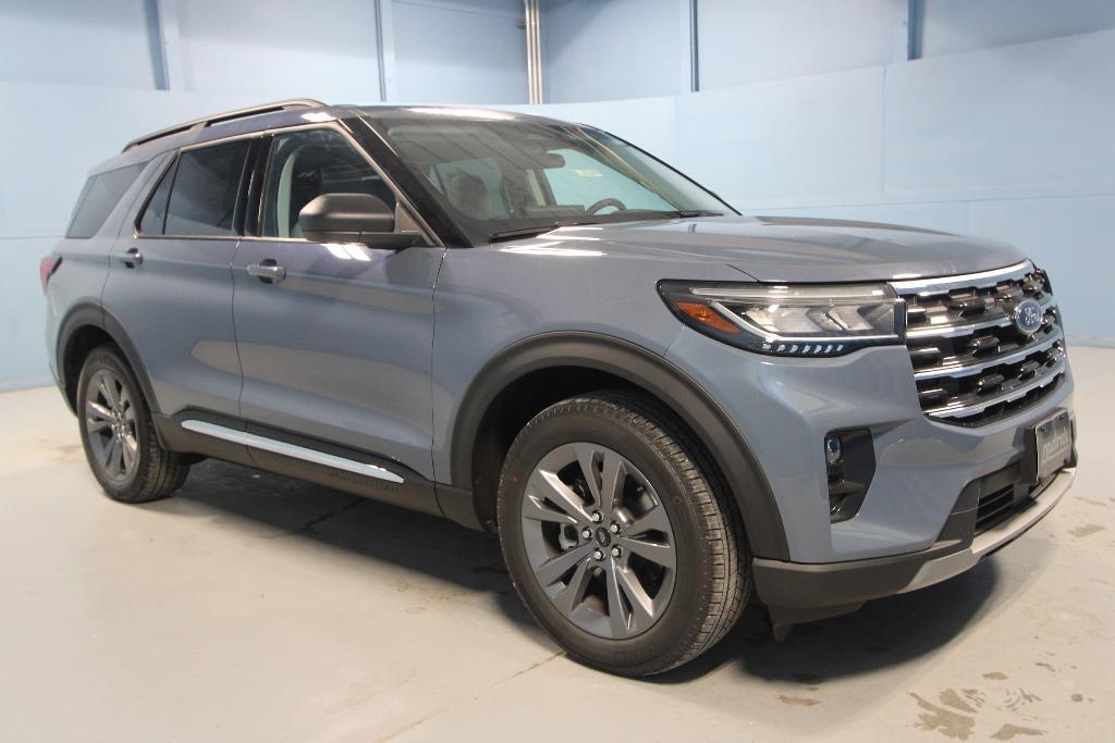 new 2025 Ford Explorer car, priced at $49,338