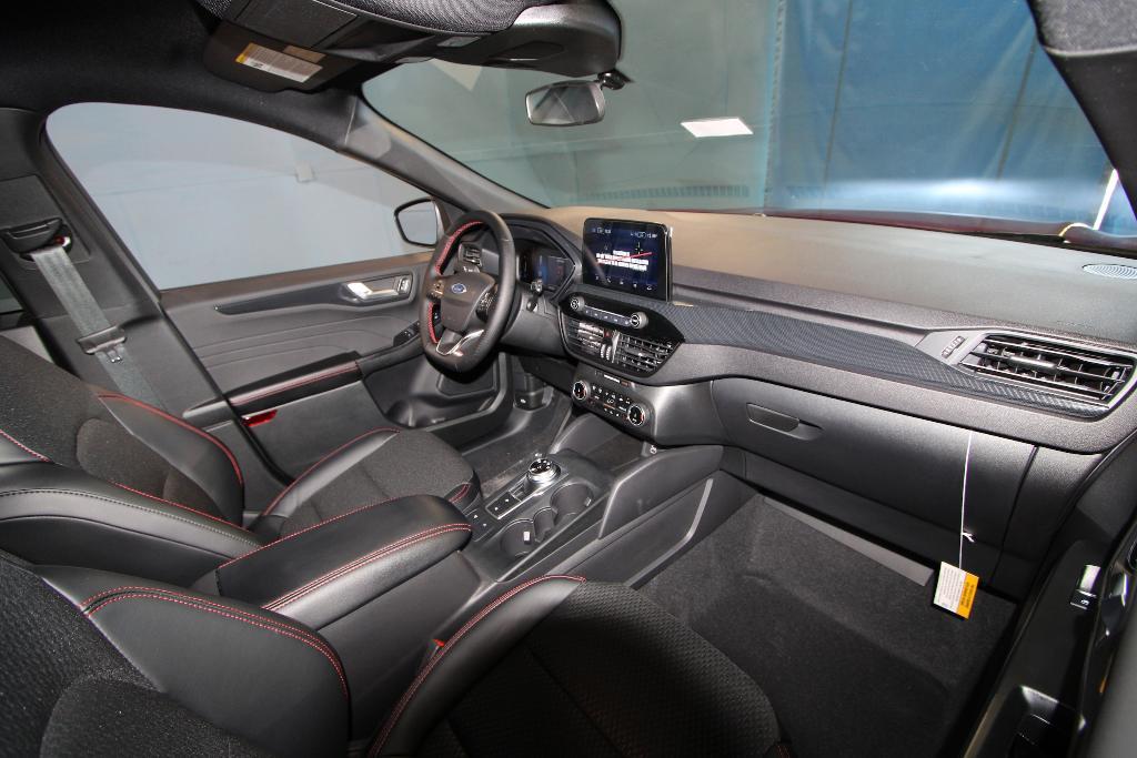 new 2025 Ford Escape car, priced at $33,637
