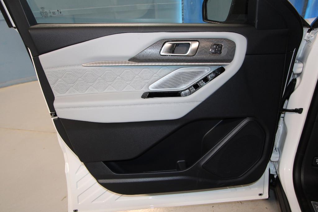 new 2025 Ford Explorer car, priced at $57,078