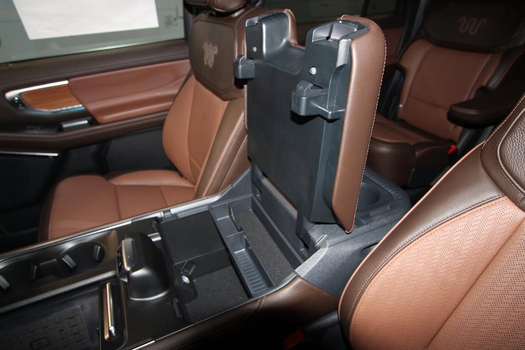 new 2025 Ford Expedition Max car, priced at $86,384