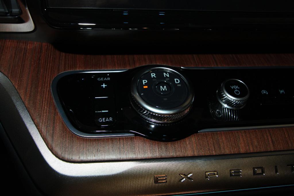new 2025 Ford Expedition Max car, priced at $86,384