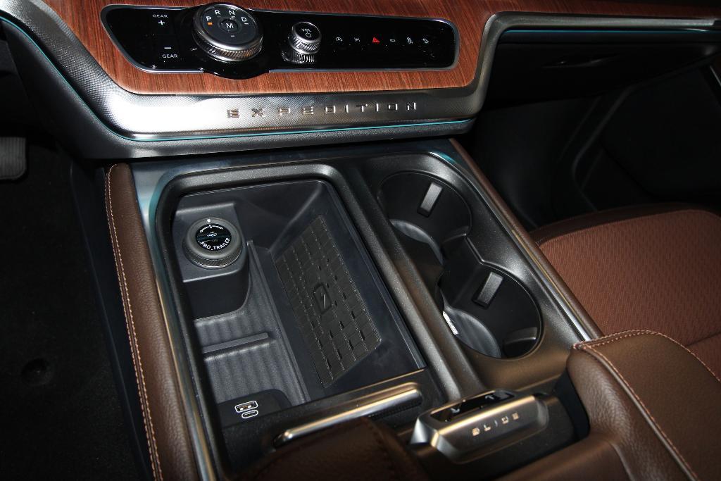 new 2025 Ford Expedition Max car, priced at $86,384