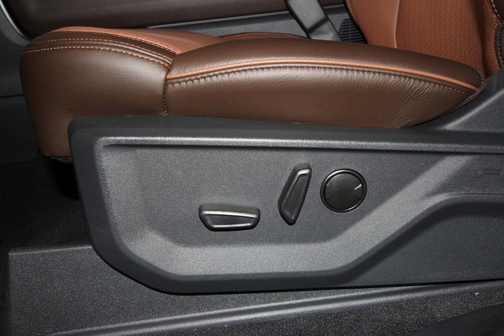new 2025 Ford Expedition Max car, priced at $86,384