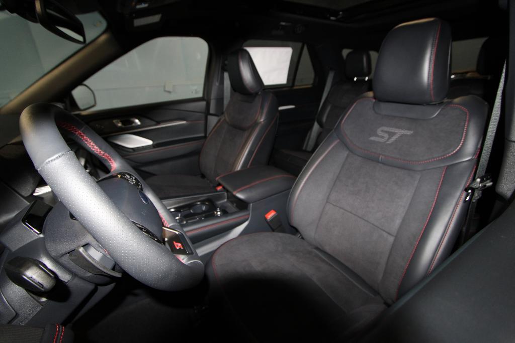 new 2025 Ford Explorer car, priced at $57,580