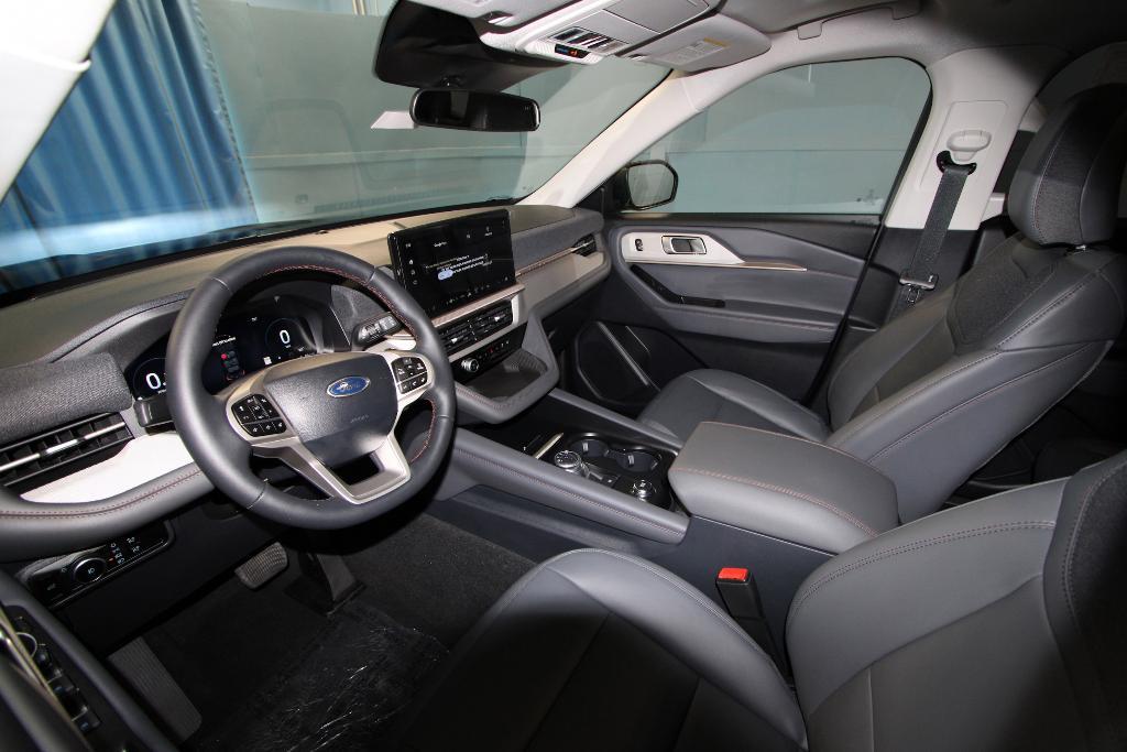 new 2025 Ford Explorer car, priced at $46,714