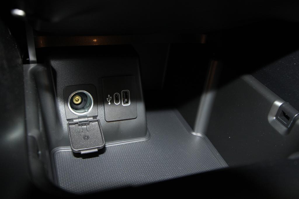 new 2025 Ford Explorer car, priced at $56,874
