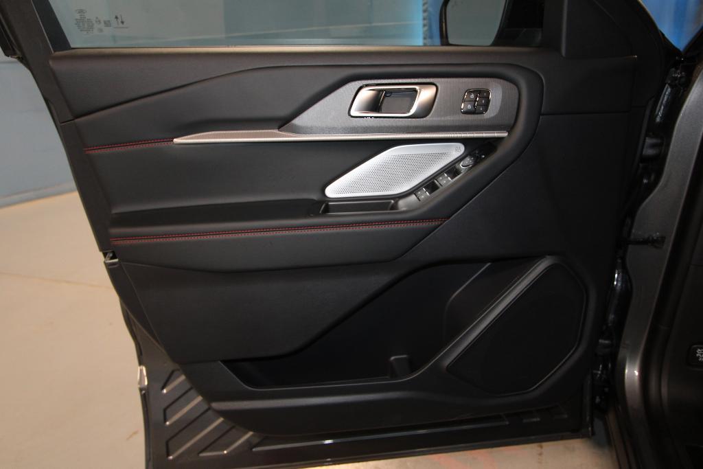 new 2025 Ford Explorer car, priced at $56,874