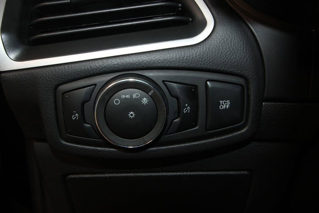 used 2024 Ford Edge car, priced at $29,899