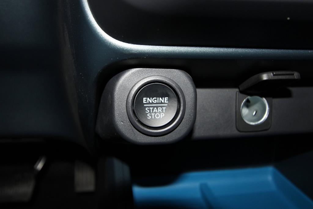 new 2025 Ford Maverick car, priced at $31,222