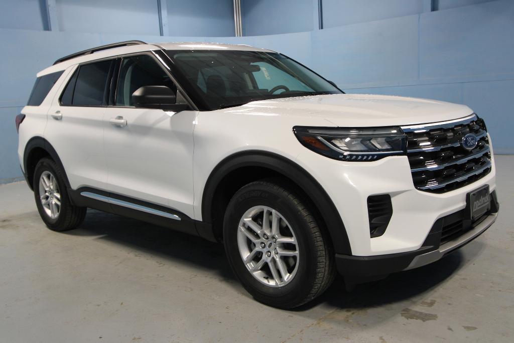 new 2025 Ford Explorer car, priced at $41,066