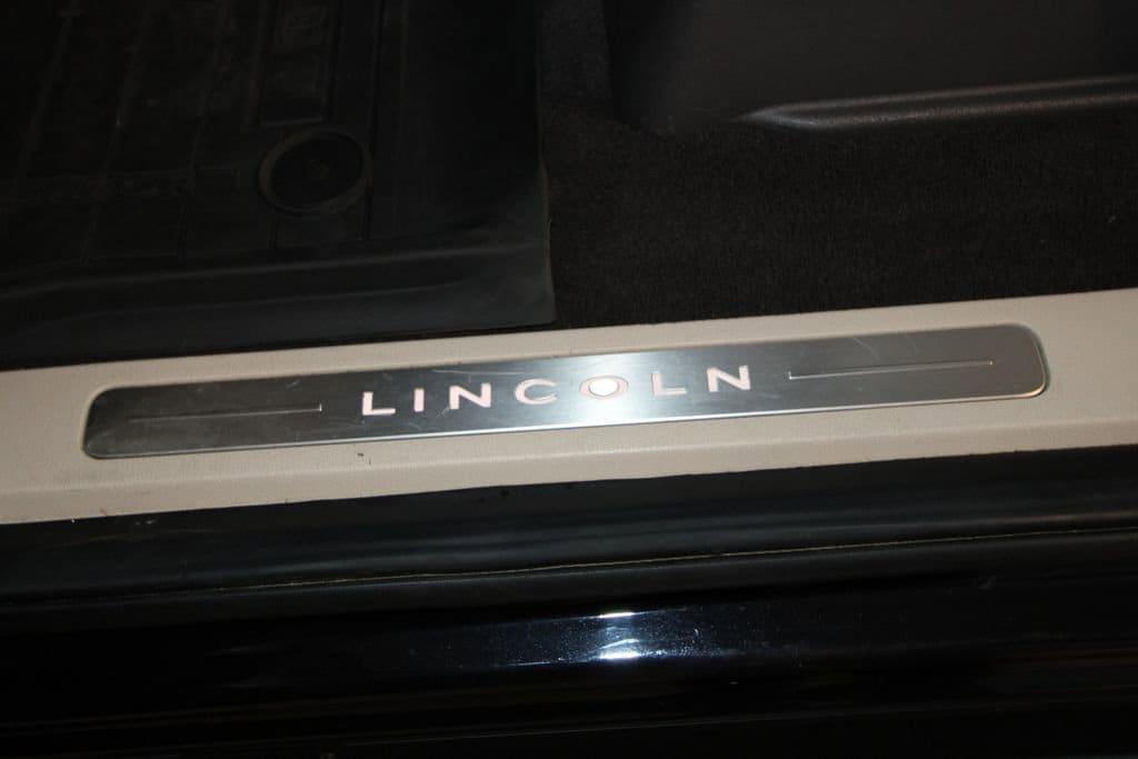 used 2021 Lincoln Navigator car, priced at $41,991
