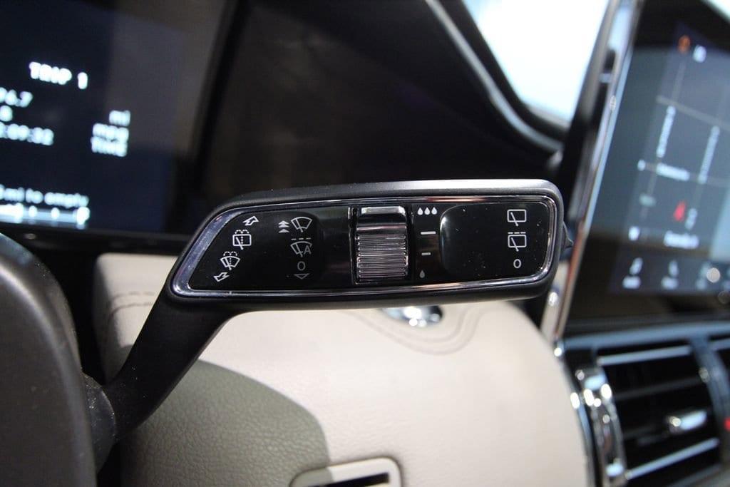 used 2021 Lincoln Navigator car, priced at $41,991