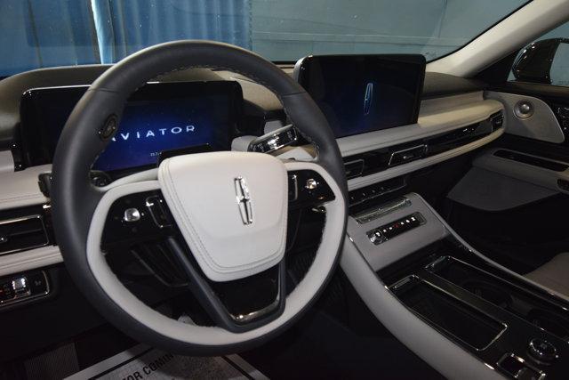 new 2025 Lincoln Aviator car, priced at $76,700