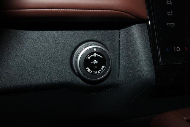 new 2025 Lincoln Navigator car, priced at $103,265