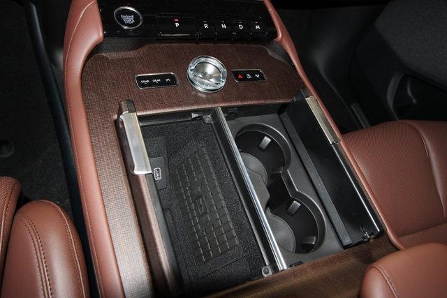 new 2025 Lincoln Navigator car, priced at $103,265