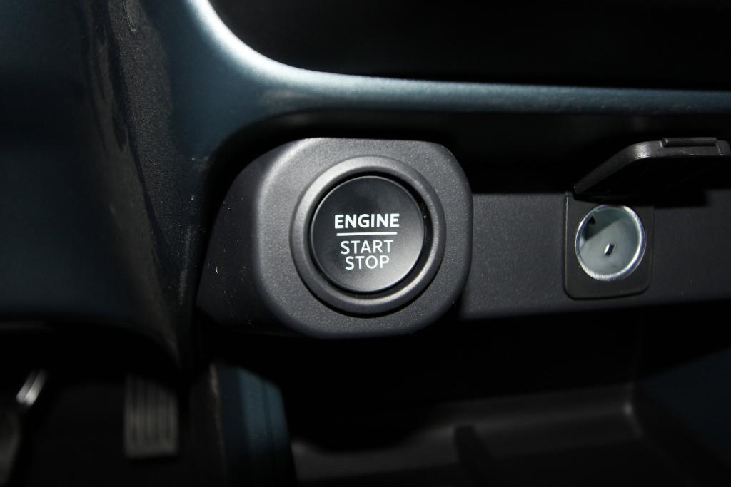 new 2025 Ford Maverick car, priced at $35,943