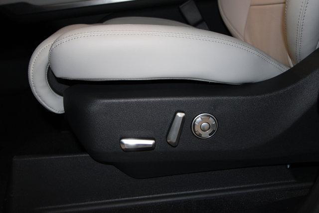 new 2025 Lincoln Navigator L car, priced at $106,925