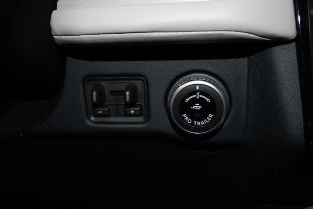 new 2025 Lincoln Navigator L car, priced at $106,925