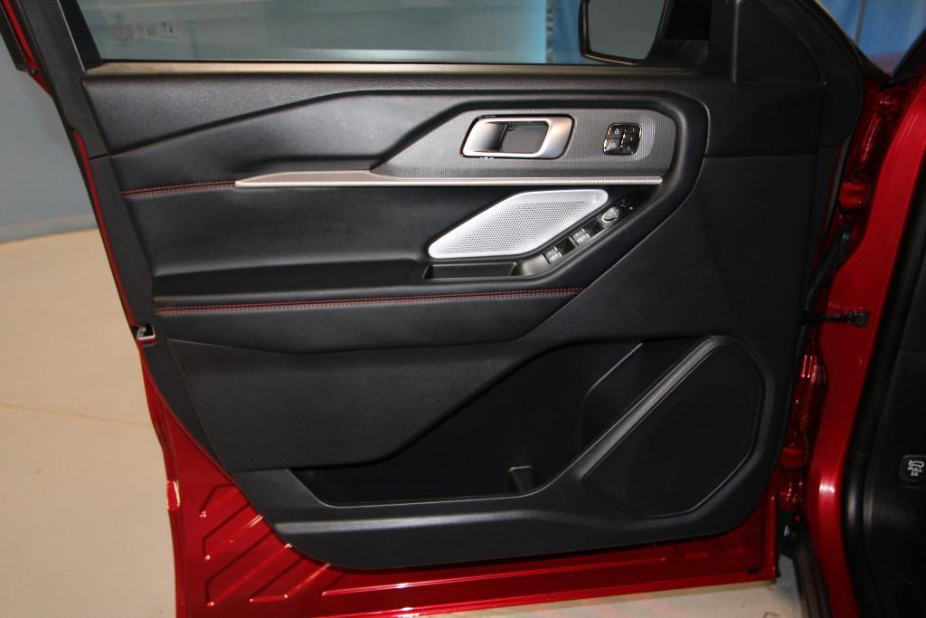 new 2025 Ford Explorer car, priced at $57,318