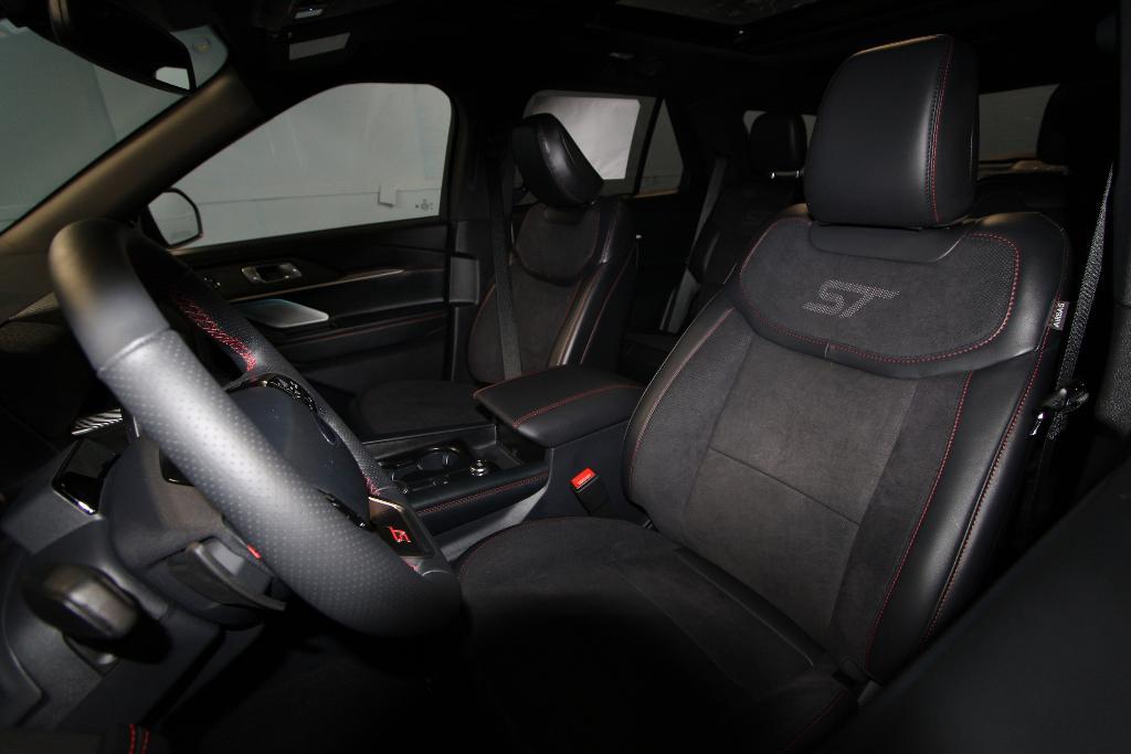 new 2025 Ford Explorer car, priced at $57,318