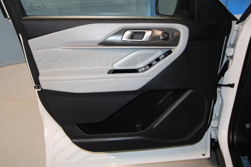 new 2025 Ford Explorer car, priced at $57,078