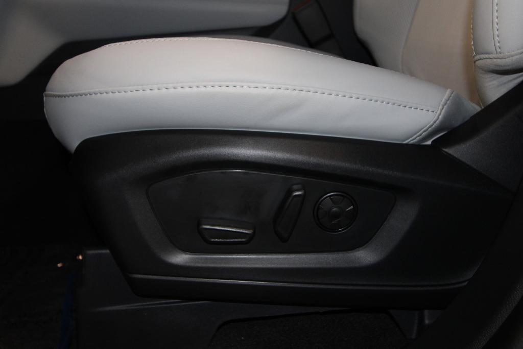 new 2025 Ford Explorer car, priced at $57,078