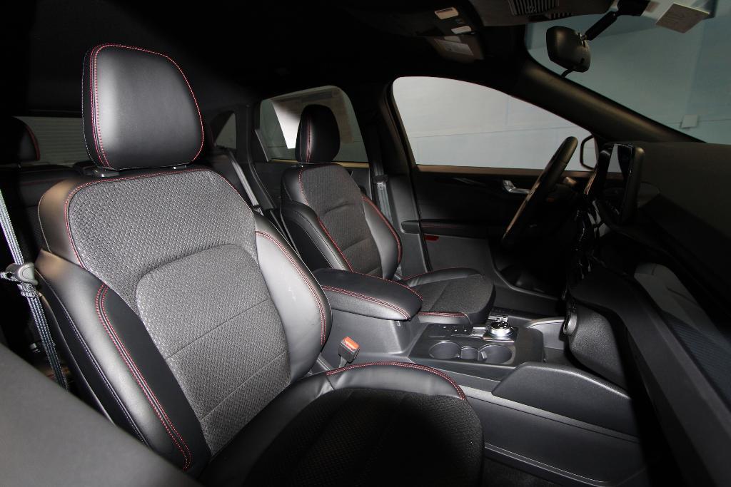 new 2025 Ford Escape car, priced at $31,917