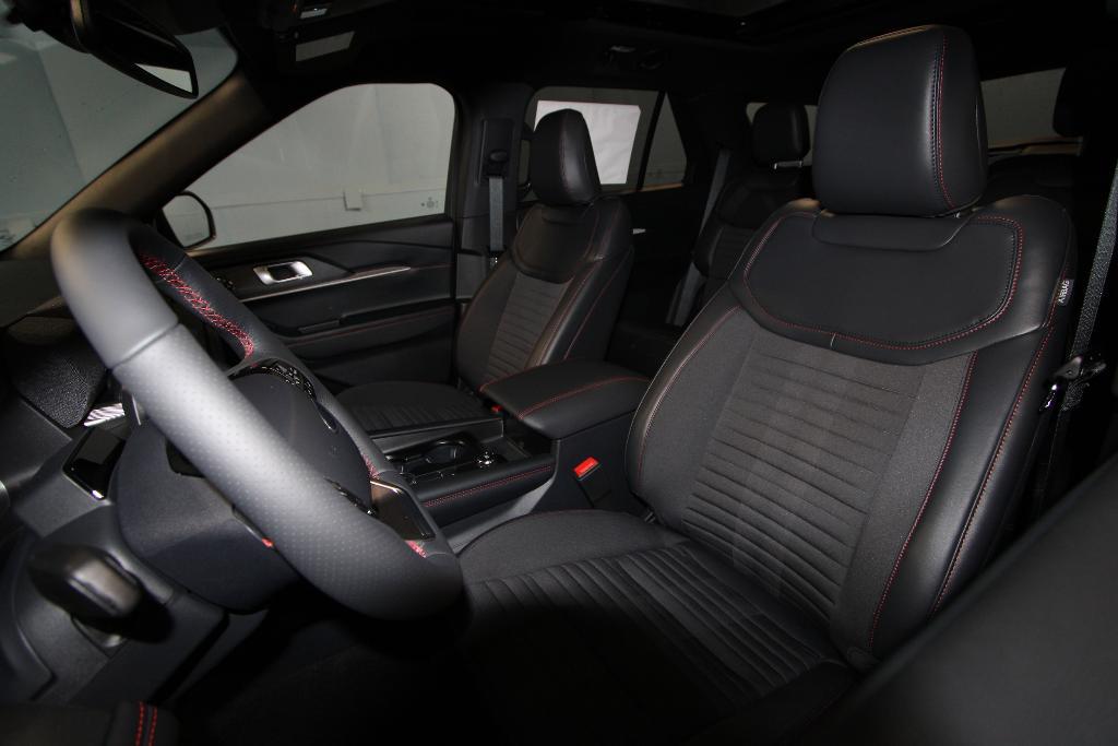 new 2025 Ford Explorer car, priced at $51,379