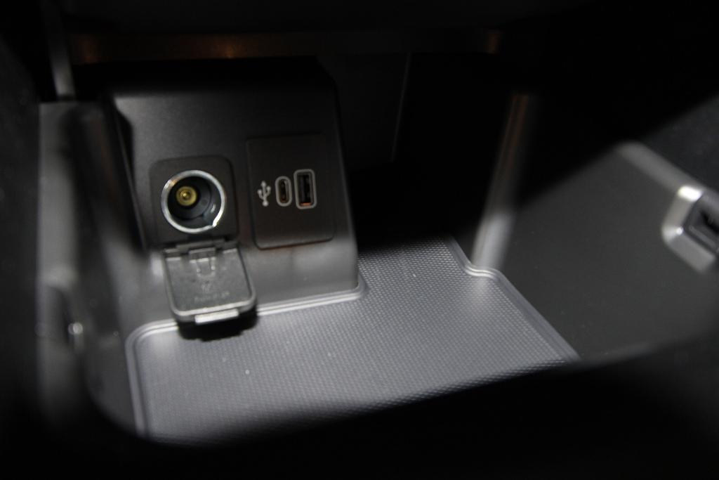 new 2025 Ford Explorer car, priced at $51,379