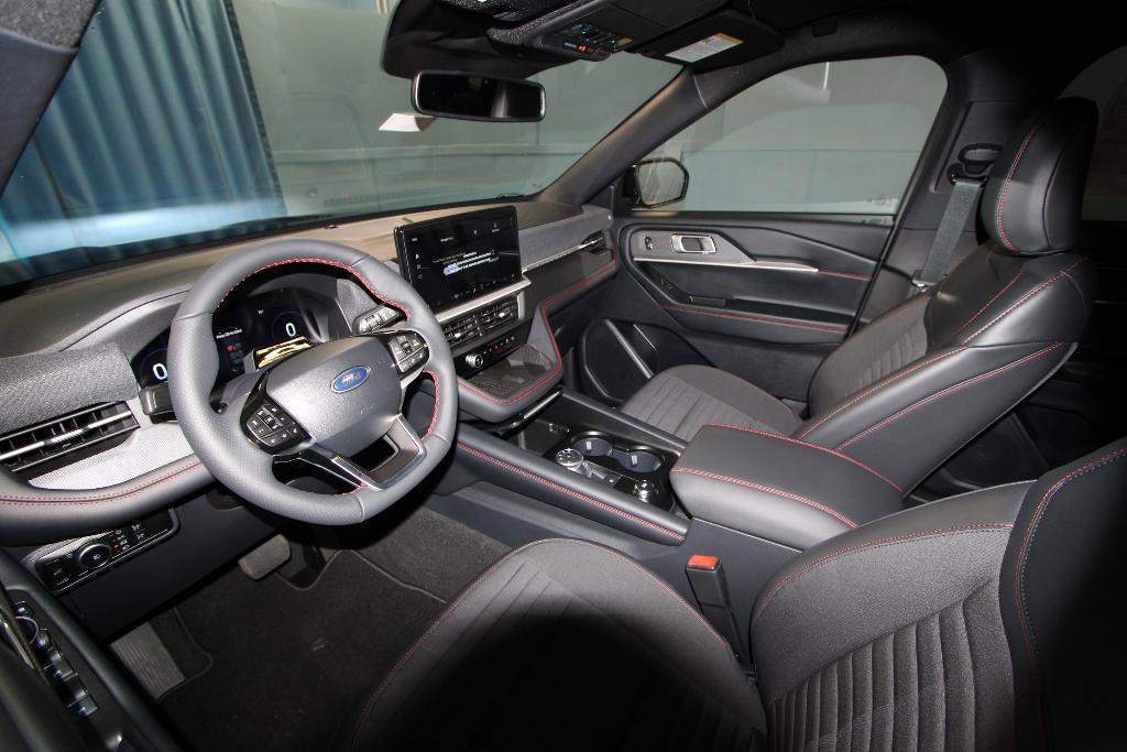 new 2025 Ford Explorer car, priced at $51,379