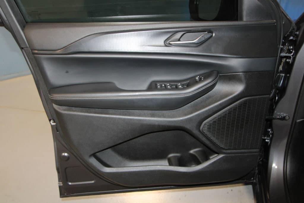 used 2024 Jeep Grand Cherokee L car, priced at $39,491