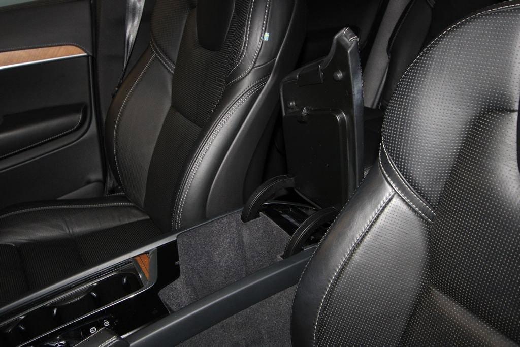 used 2019 Volvo XC90 car, priced at $33,991