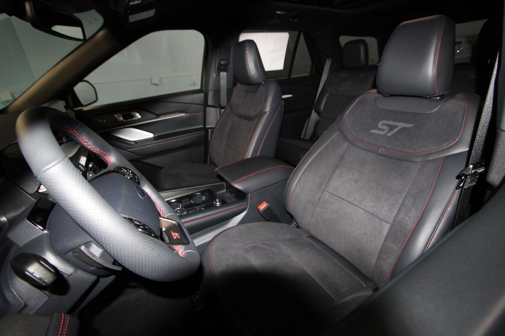 new 2025 Ford Explorer car, priced at $57,318