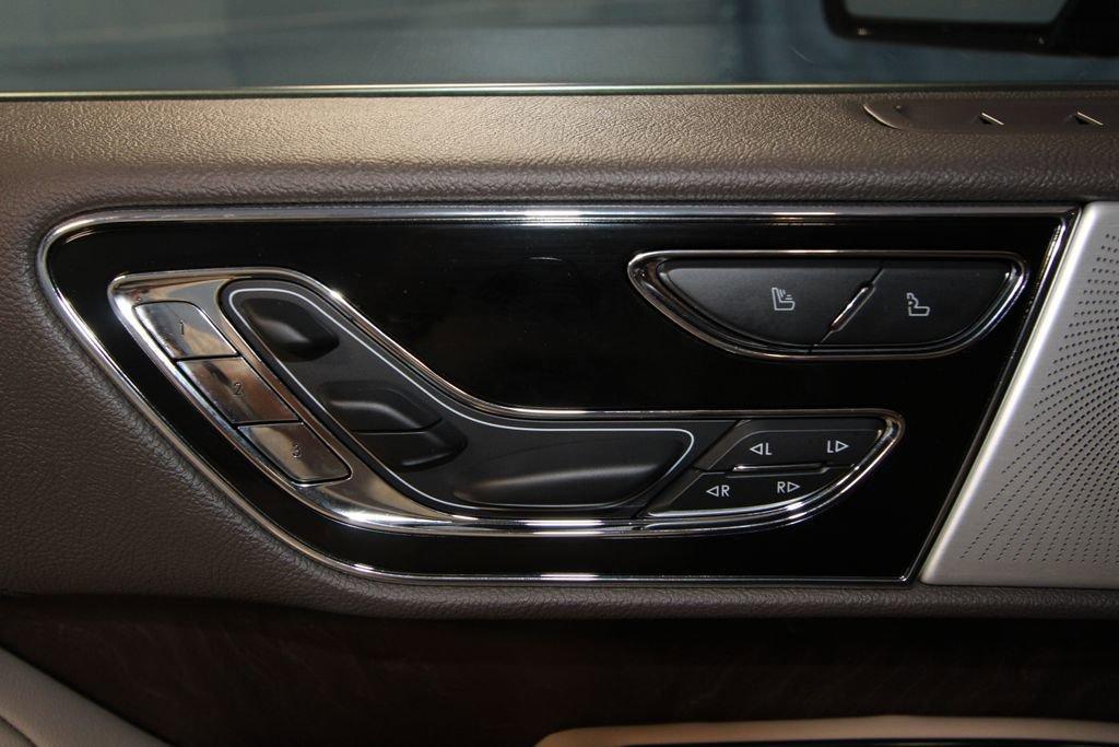 used 2024 Lincoln Navigator car, priced at $89,991