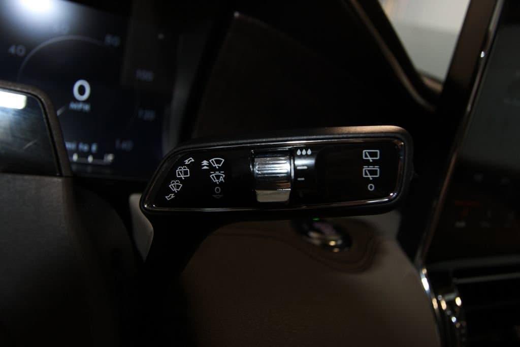 used 2024 Lincoln Navigator car, priced at $89,991