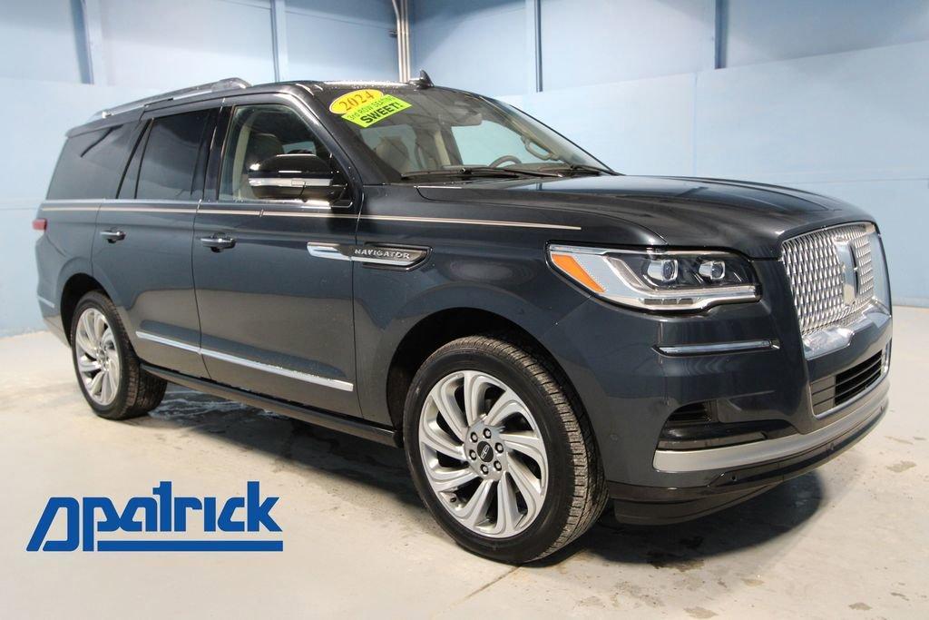 used 2024 Lincoln Navigator car, priced at $89,991