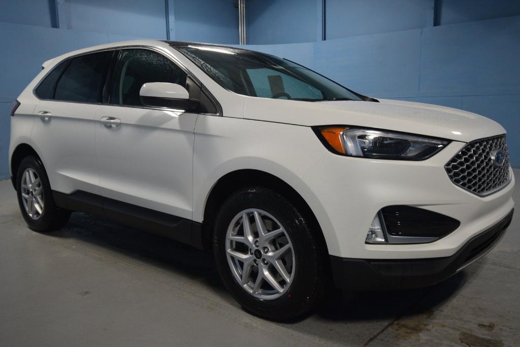 new 2024 Ford Edge car, priced at $43,671