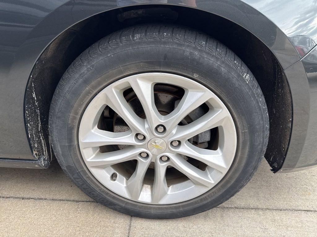 used 2018 Chevrolet Malibu car, priced at $9,991
