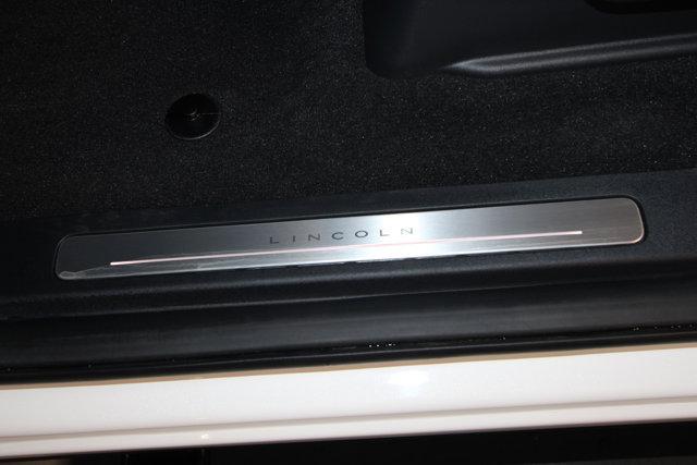 new 2025 Lincoln Navigator car, priced at $103,125
