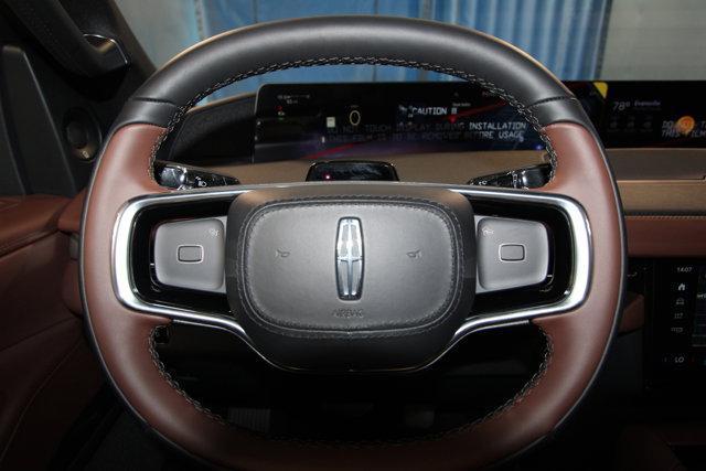 new 2025 Lincoln Navigator car, priced at $103,125