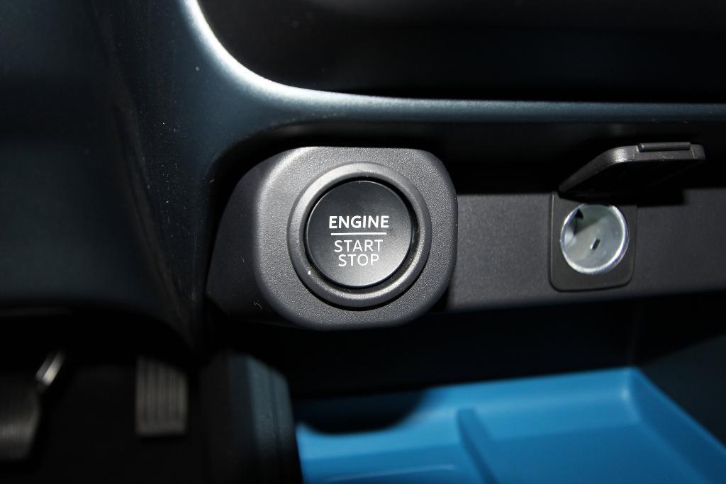 new 2025 Ford Maverick car, priced at $33,360