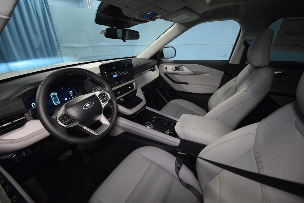 new 2025 Ford Explorer car, priced at $49,595